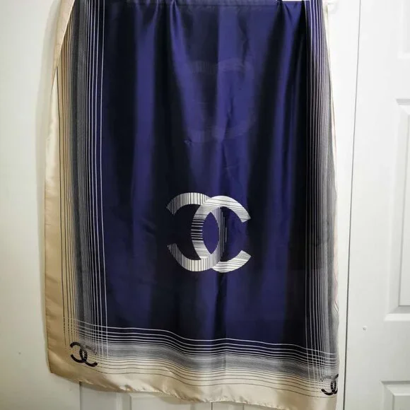 CHANEL BLUE SILK CC LOGO SHAWL - Picture 5 of 11
